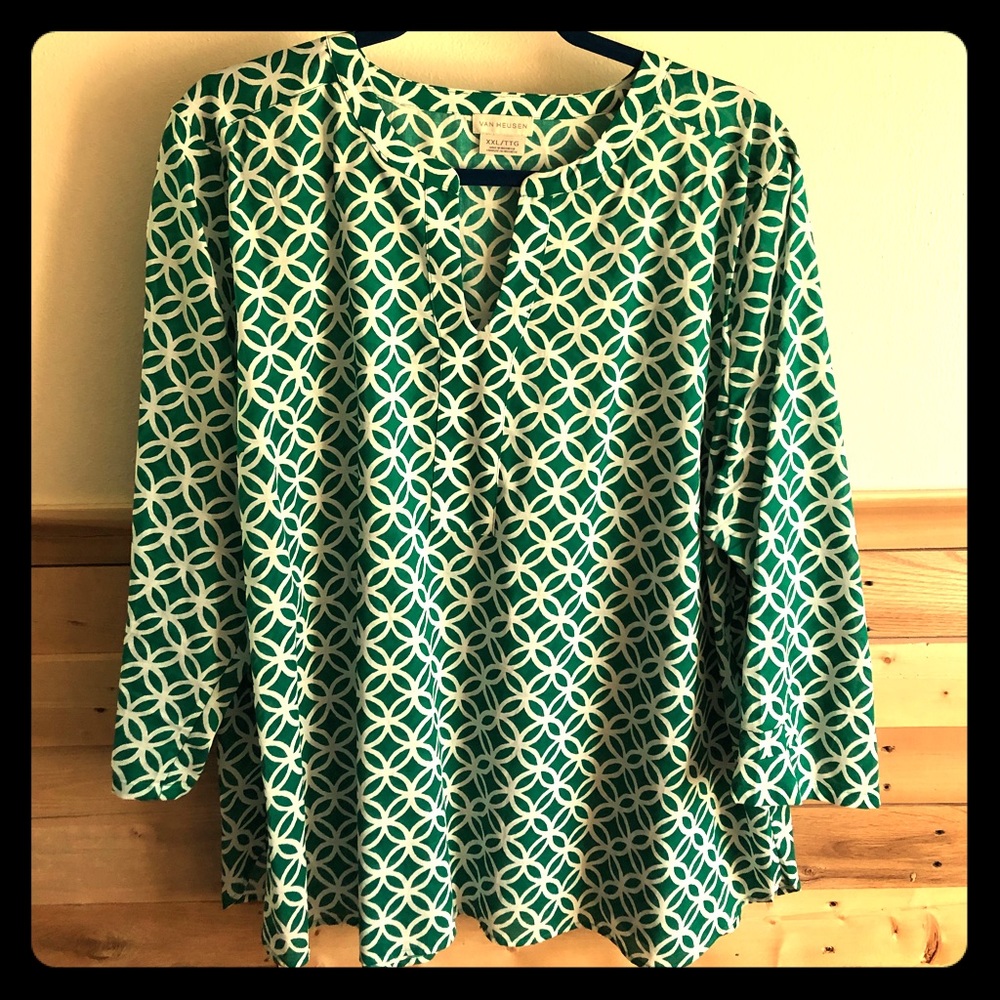 V neck Kelly green blouse with white accents